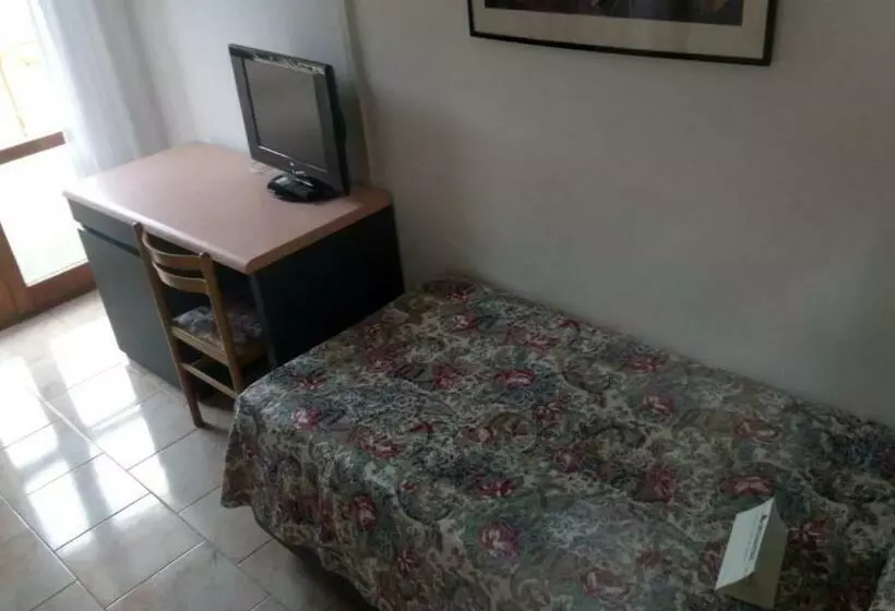 Hotel MaxiHeron & Hotel MiniHeron