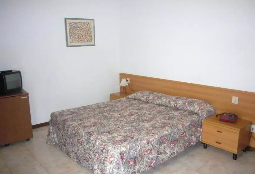 Hotel MaxiHeron & Hotel MiniHeron