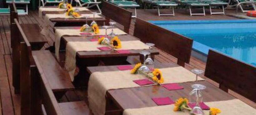 Hotel MaxiHeron & Hotel MiniHeron