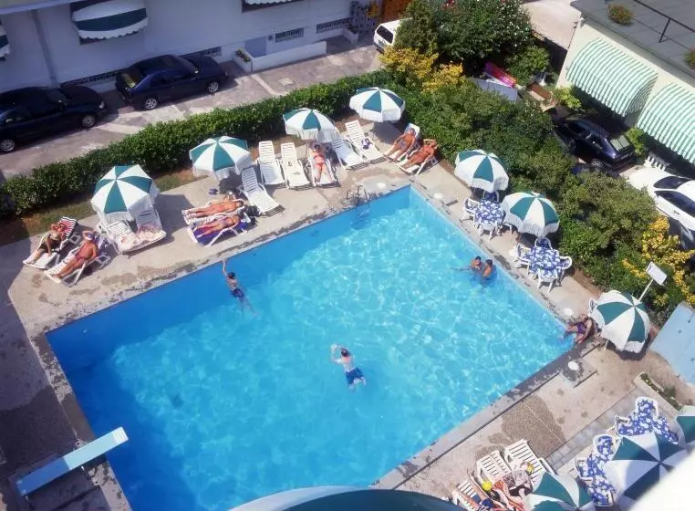 Hotel MaxiHeron & Hotel MiniHeron