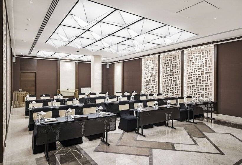 Radisson Blu Hotel & Suites Grt Chennai