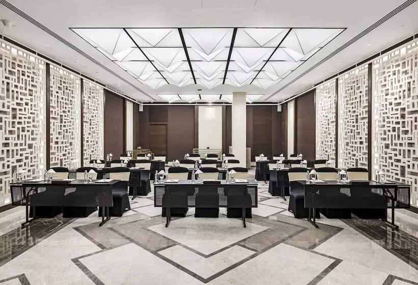 Radisson Blu Hotel & Suites Grt Chennai