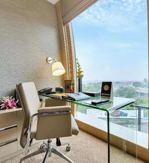 ホテル Sahara Star