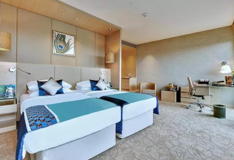 ホテル Sahara Star