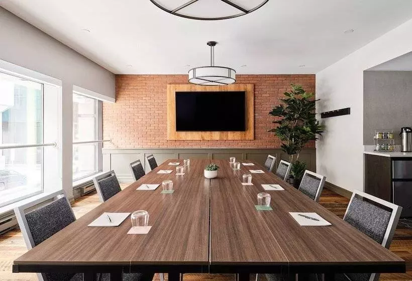 ホテル The Metcalfe By Gray Collection