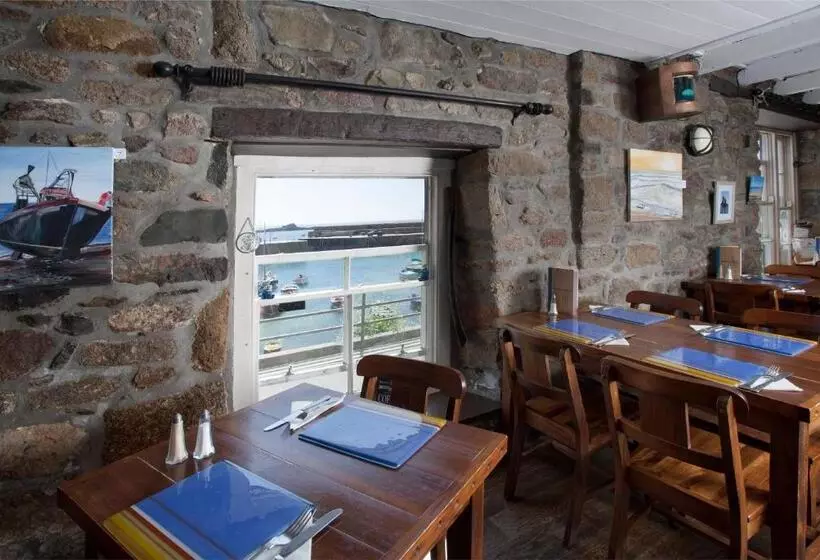 Отель The Ship Inn