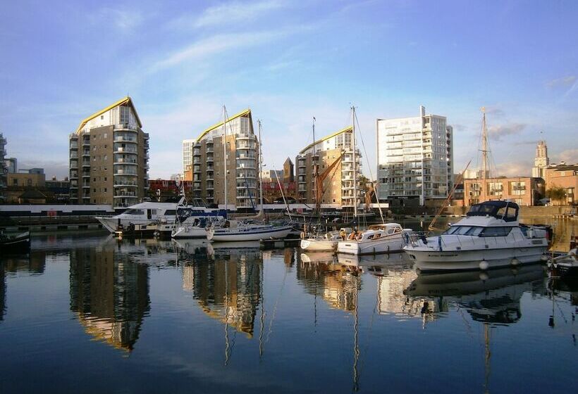 Marlin Apartments Commercial Road Limehouse