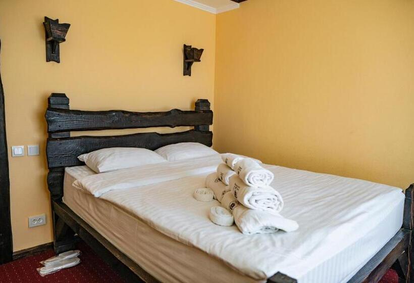 فندق Kodatskiy Kosh