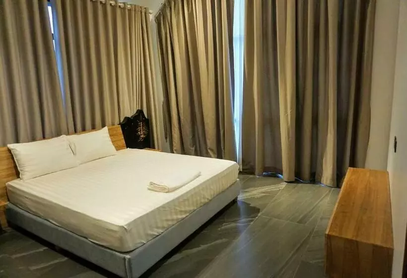 هتل Krystal Tam đảo