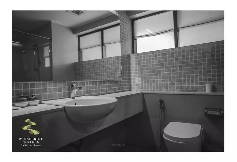 Hotel Whispering Waters