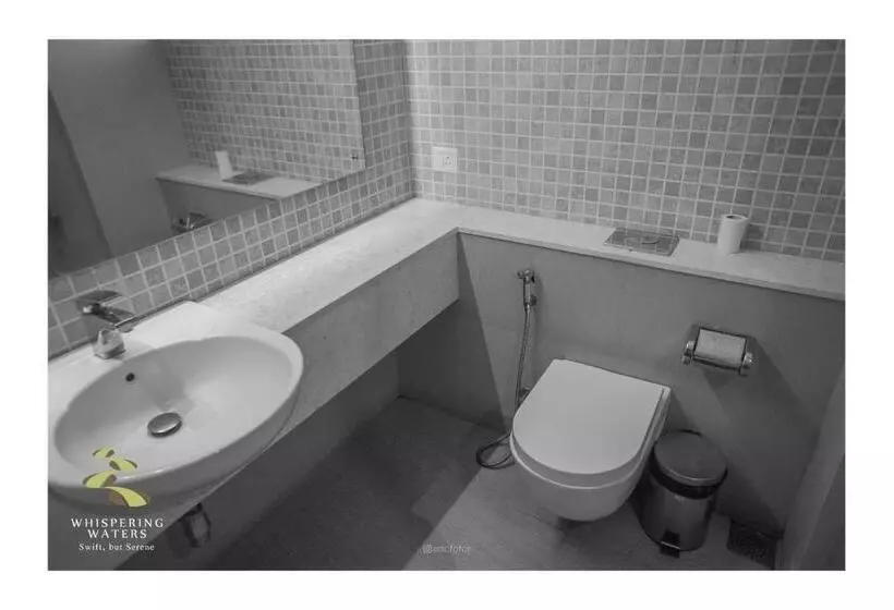 Hotel Whispering Waters