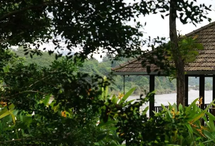 Hotel Whispering Waters