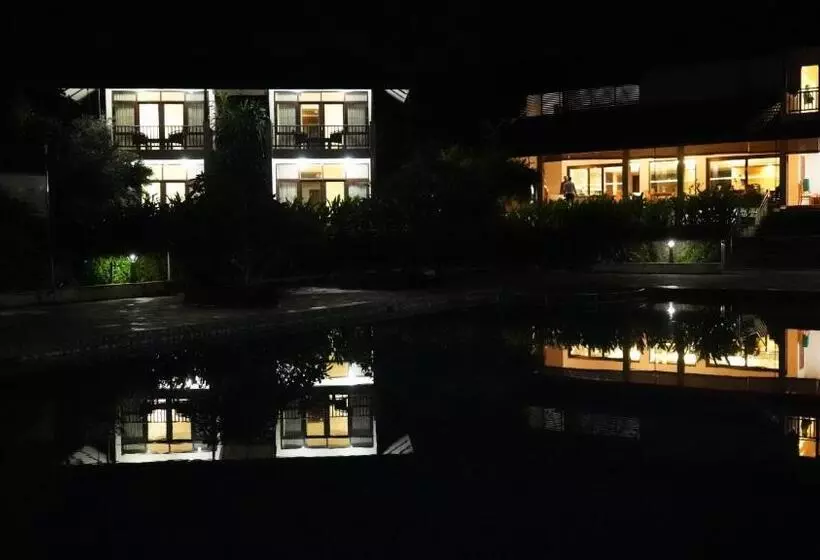 Hotel Whispering Waters