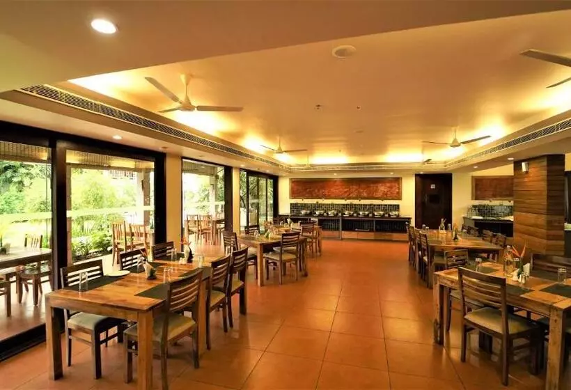 Hotel Whispering Waters