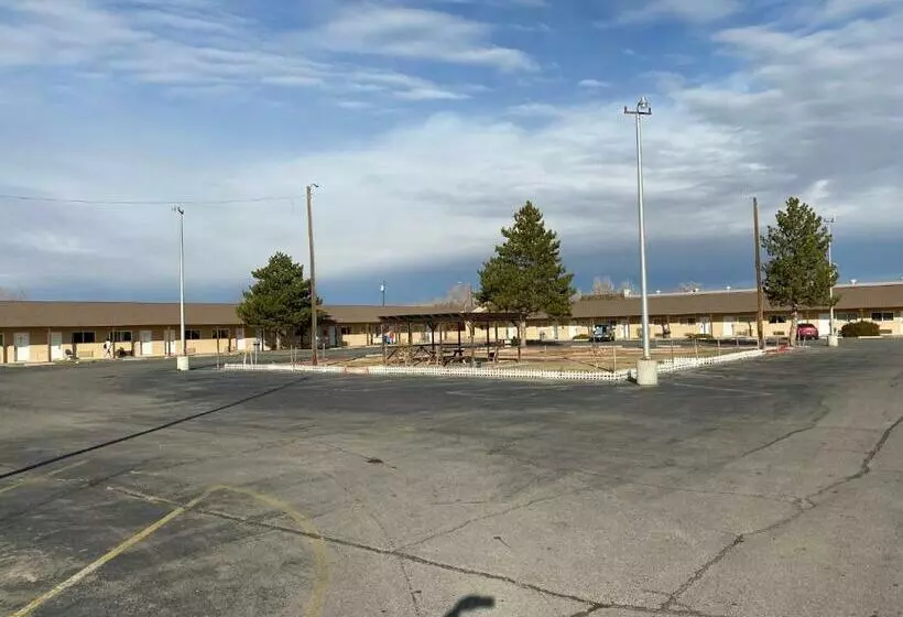 Motelli Travelodge By Wyndham Farmington Hwy 64