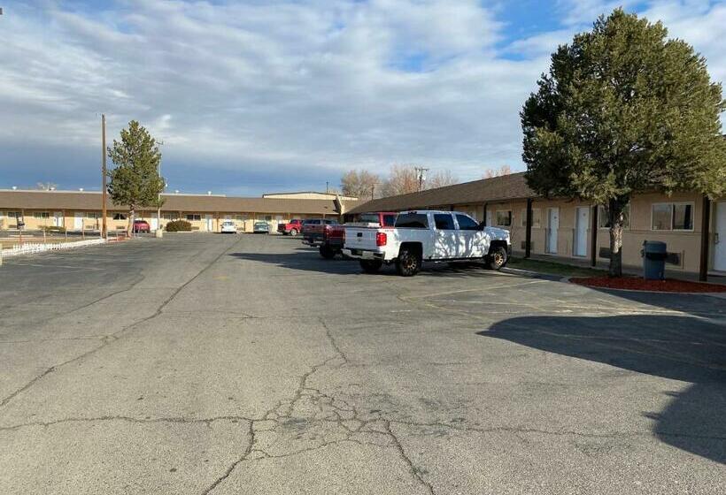 فندق على الطريق Travelodge By Wyndham Farmington Hwy 64