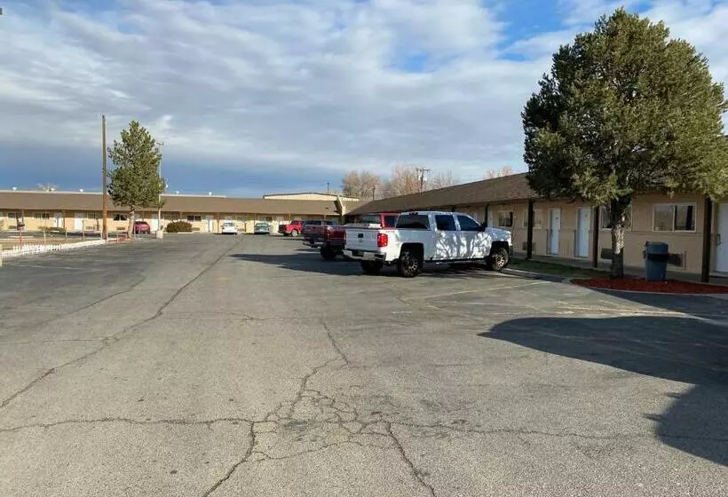 Motelli Travelodge By Wyndham Farmington Hwy 64