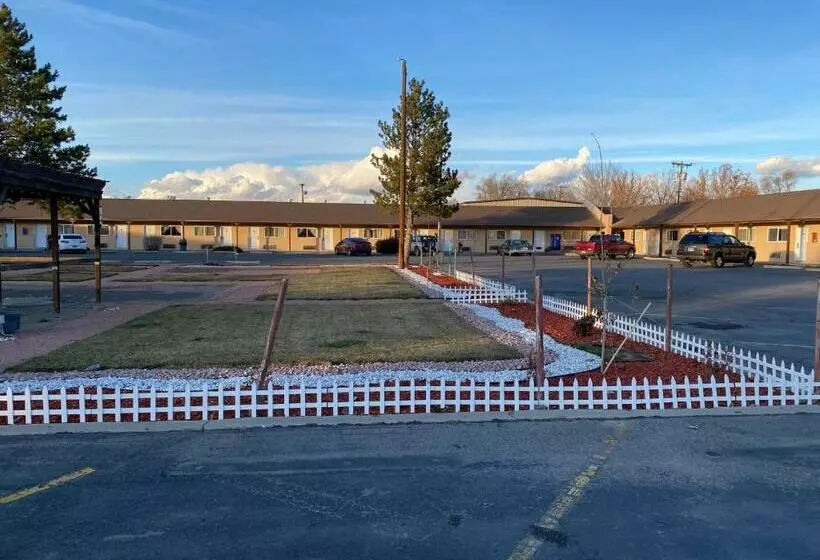 Motelli Travelodge By Wyndham Farmington Hwy 64