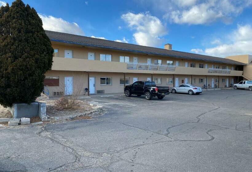 فندق على الطريق Travelodge By Wyndham Farmington Hwy 64