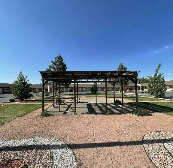 Motelli Travelodge By Wyndham Farmington Hwy 64