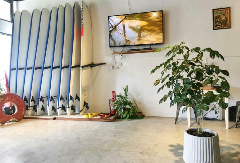 تختخواب و صبحانه 男子漢青年旅店