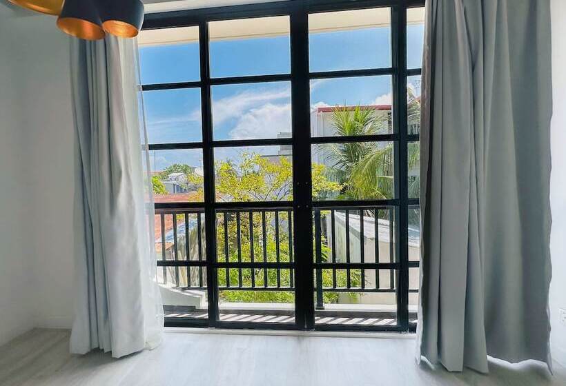 پانسیون Crystal Sands