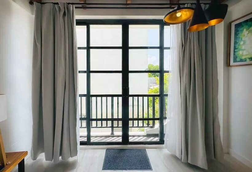 پانسیون Crystal Sands