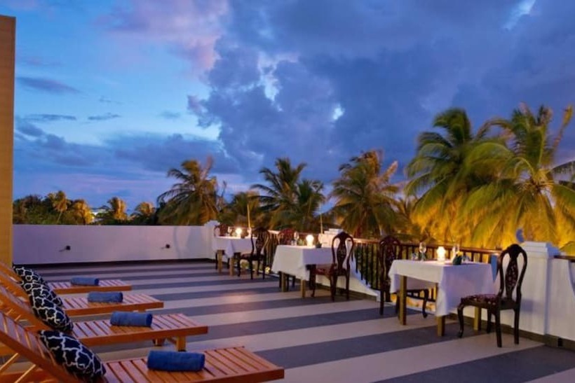 پانسیون Crystal Sands