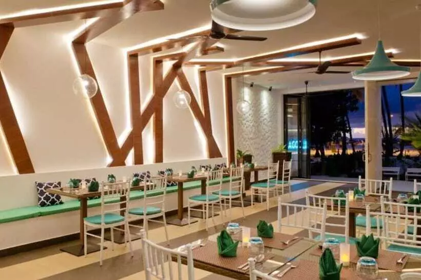 پانسیون Crystal Sands