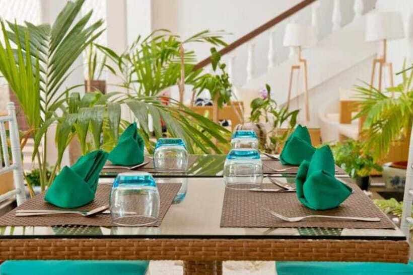 پانسیون Crystal Sands