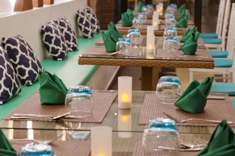 پانسیون Crystal Sands