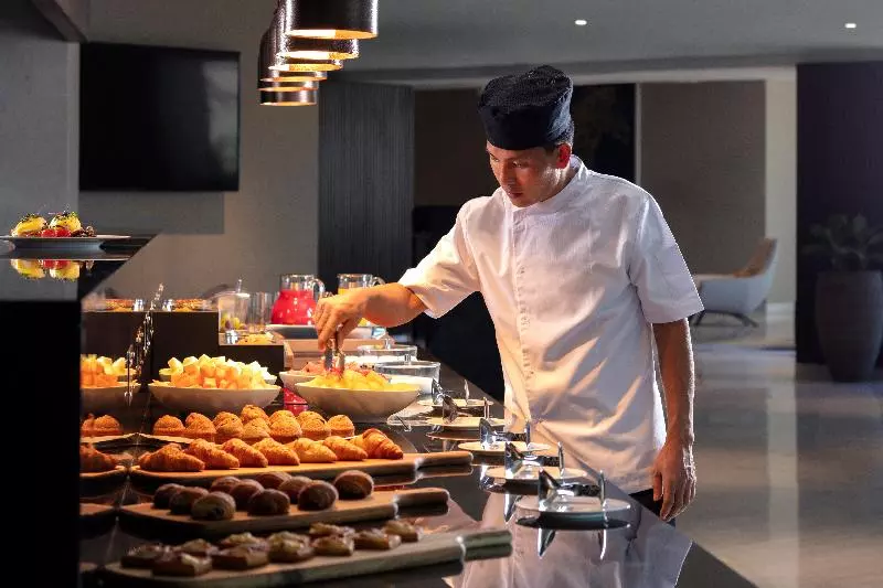 Avani Plus Palm View Dubai Hotel & Suites