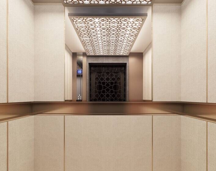 Avani Plus Palm View Dubai Hotel & Suites