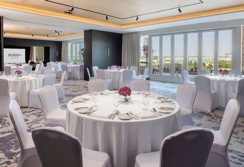 Avani Plus Palm View Dubai Hotel & Suites