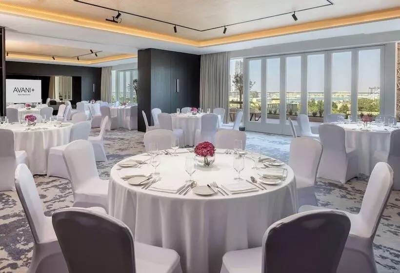 Avani Plus Palm View Dubai Hotel & Suites