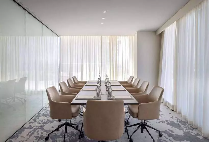 Avani Plus Palm View Dubai Hotel & Suites