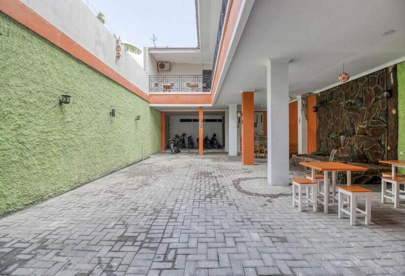 בית מלון כפרי Reddoorz Near Babarsari 2