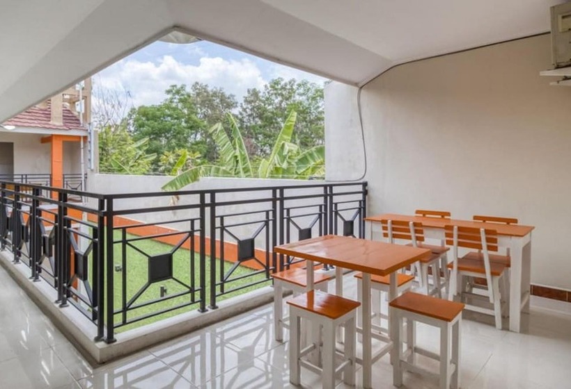 בית מלון כפרי Reddoorz Near Babarsari 2