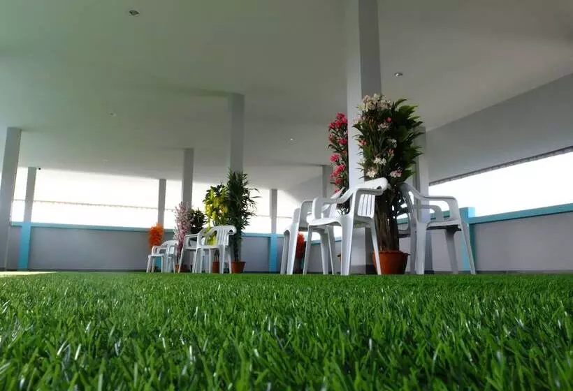 هتل Baan Yokmhanee