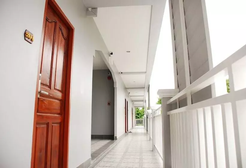 هتل Baan Yokmhanee