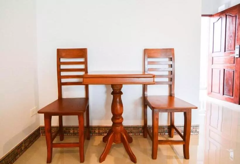 هتل Baan Yokmhanee