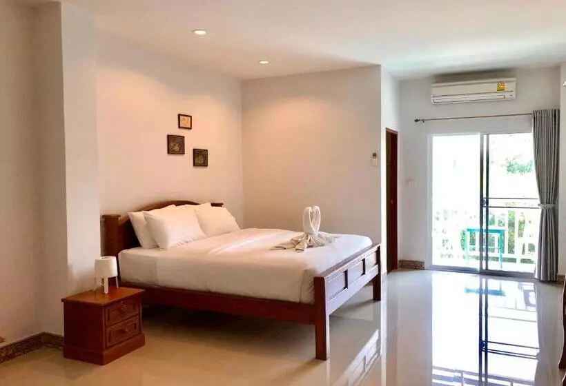 هتل Baan Yokmhanee