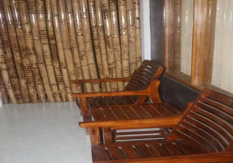 هتل Lara Home Stay