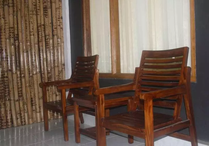 هتل Lara Home Stay