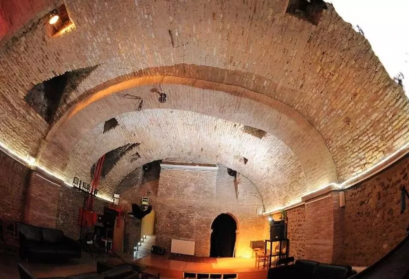 Albergue Zaragoza Hostel