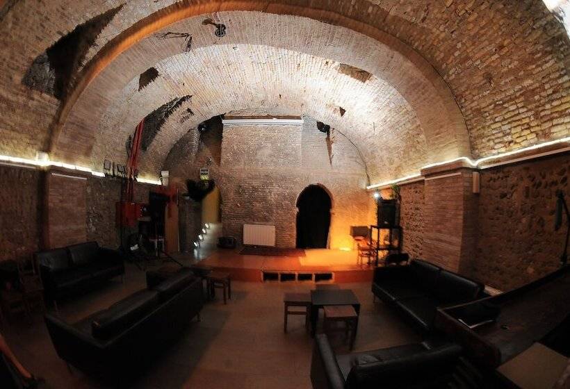 Albergue Zaragoza Hostel