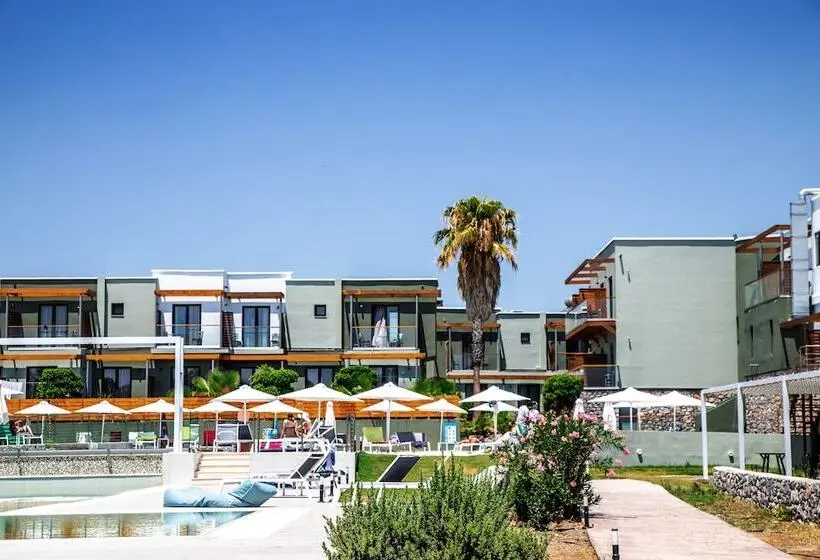 ホテル Ampelia Seaside Resort By Estia