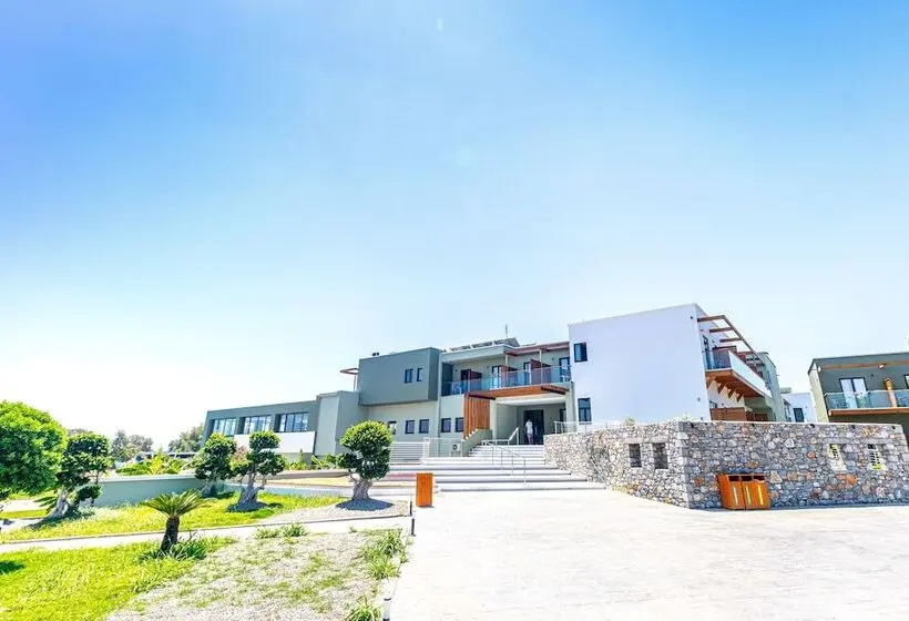 ホテル Ampelia Seaside Resort By Estia