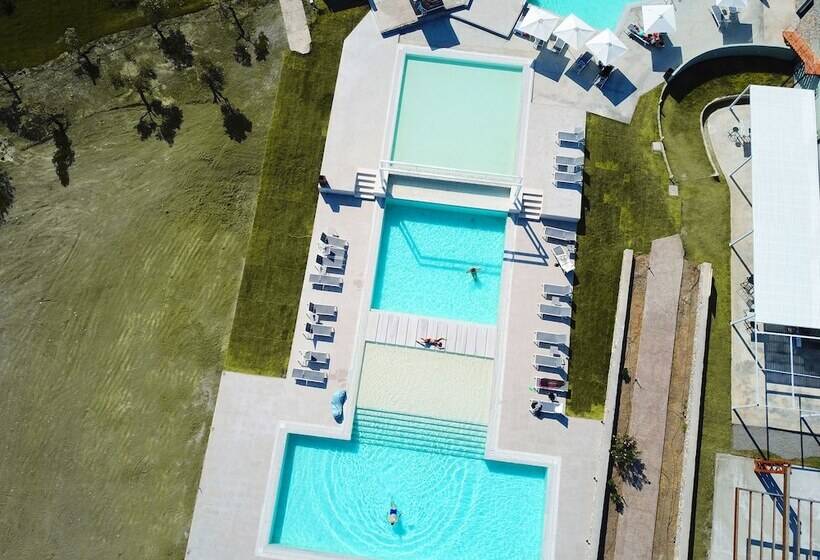 בית מלון כפרי Ampelia Seaside Resort By Estia