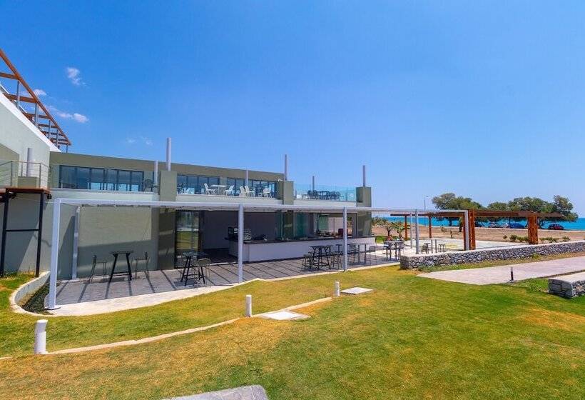 בית מלון כפרי Ampelia Seaside Resort By Estia